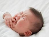 Trẻ sốt mọc răng: Biểu hiện và cách chăm sóc răng cho trẻ Trẻ sốt mọc răng: Biểu hiện và cách chăm sóc răng cho trẻ