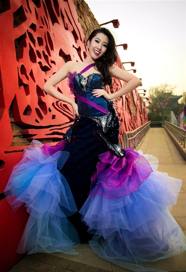 Lê Huỳnh Thúy Ngân lọt top 20 Nữ hoàng du lịch quốc tế 2011