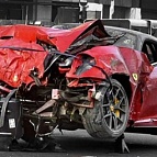 Clip siêu xe Ferrari vượt đèn đỏ gây tai nạn kinh hoàng