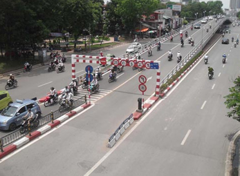 Người Hà Nội nói gì về cầu vượt khung thép?