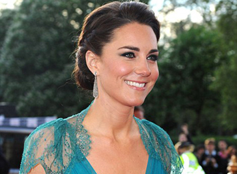 Kate Middleton diện đầm dạ hội sắc xanh bắt mắt Kate Middleton diện đầm dạ hội sắc xanh bắt mắt