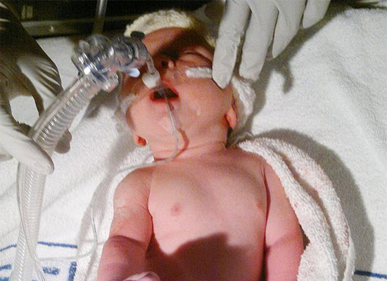 Bé gái Tiiaana Majewski