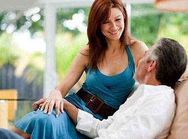 http://image.xahoi.com.vn/news/2013/10/16/yeu-nhau.jpg