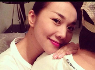 Hình ảnh Thanh Hằng chụp chung với một người đàn ông mà chị Christina DanOscar khẳng định là chồng mình