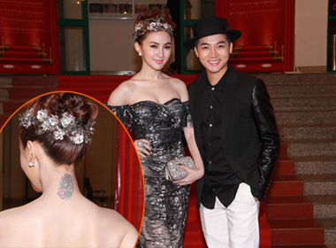 Hot girl Kelly vai trần khoe hình xăm có một không hai