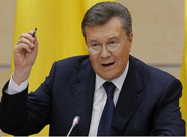 Ông Viktor Yanukovych tuyên bố 'Sẽ chiến đấu và không nhờ Nga' tại cuộc họp báo.