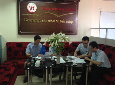 Vụ hơn 14.000 điện thoại bị nghe lén: Đã có người bị lấy ảnh “nóng” bằng phần mềm để tống tiền