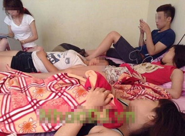 Phản cảm khoe ảnh ‘ngủ tập thể’ của giới trẻ