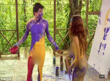 Khoe thân 100%: Trào lưu mới của truyền hình thực tế thế giới