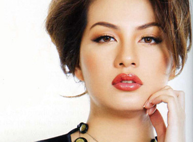 Siêu mẫu Ngọc Thúy làm đơn khởi kiện mẹ ruột, đòi 5 căn biệt thự