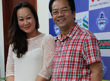 Lộ diện vợ trẻ kém hơn 20 tuổi của NSƯT Trần Nhượng