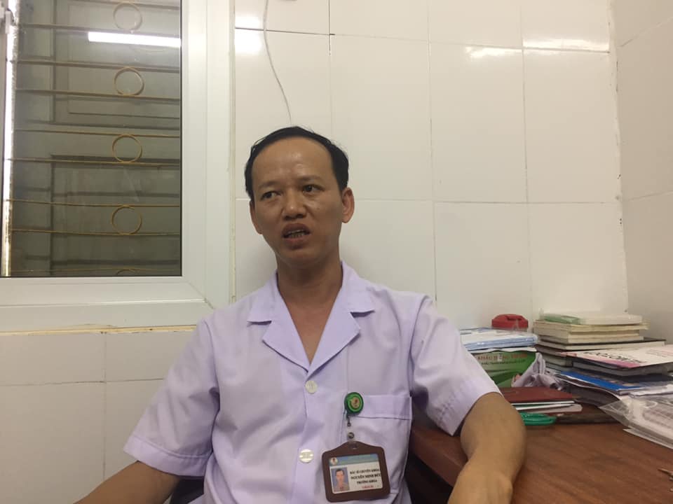bé sơ sinh tử vong với vết đứt ngang cổ, Bác sĩ kéo bé sơ sinh tử vong, tin nóng