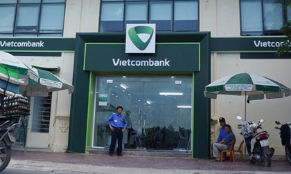 Người xông vào ngân hàng Vietcombank nổ súng là thượng úy công an Người xông vào ngân hàng Vietcombank nổ súng là thượng úy công an