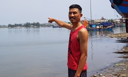 Bỏ xe ba gác trôi sông, người đàn ông Thanh Hóa cứu sống 3 cháu nhỏ Bỏ xe ba gác trôi sông, người đàn ông Thanh Hóa cứu sống 3 cháu nhỏ