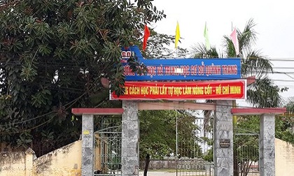 Thái Bình: Thầy giáo bị tố lộ hình ảnh nhạy cảm và gạ tình học sinh cũ Thái Bình: Thầy giáo bị tố lộ hình ảnh nhạy cảm và gạ tình học sinh cũ