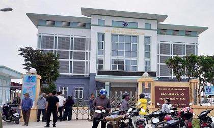 Bảo vệ bảo hiểm xã hội huyện nghi bị sát hại tại trụ sở Bảo vệ bảo hiểm xã hội huyện nghi bị sát hại tại trụ sở