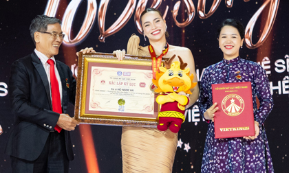 Hồ Ngọc Hà bất ngờ khi được xác lập kỷ lục này sau 20 năm ca hát