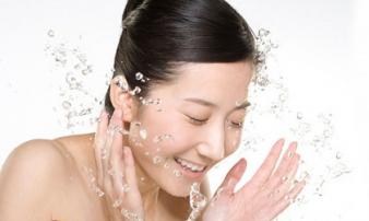 Mẹo rửa mặt để không bao giờ bị nếp nhăn, mụn trứng cá Mẹo rửa mặt để không bao giờ bị nếp nhăn, mụn trứng cá