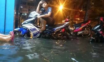 Chiều nay Sài Gòn tiếp tục có nguy cơ ngập úng Chiều nay Sài Gòn tiếp tục có nguy cơ ngập úng