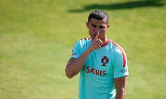 Phí giải phóng hợp đồng của Ronaldo là 1 tỷ euro Phí giải phóng hợp đồng của Ronaldo là 1 tỷ euro