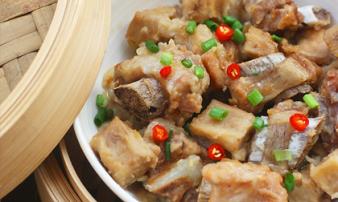 Cuối tuần đổi món với sườn hấp khoai môn mềm ngon tuyệt đối Cuối tuần đổi món với sườn hấp khoai môn mềm ngon tuyệt đối