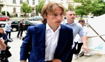 Sốc: Sau Ronaldo trốn thuế, Modric đối mặt 5 năm tù Sốc: Sau Ronaldo trốn thuế, Modric đối mặt 5 năm tù