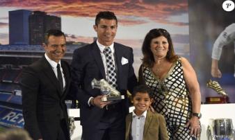 Ronaldo bị tố trốn thuế: 'Ông trùm' giấu mặt trong vỏ bọc siêu sao Ronaldo bị tố trốn thuế: 'Ông trùm' giấu mặt trong vỏ bọc siêu sao