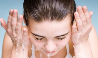 Những thói quen tai hại khi rửa mặt ai không biết sẽ phải hối hận Những thói quen tai hại khi rửa mặt ai không biết sẽ phải hối hận