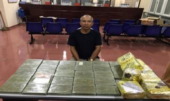 Trùm ma túy và chiếc ô tô đi được trong mọi địa hình Trùm ma túy và chiếc ô tô đi được trong mọi địa hình
