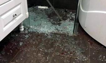 Nhiều vụ nổ kính cường lực khiến chủ nhà hốt hoảng Nhiều vụ nổ kính cường lực khiến chủ nhà hốt hoảng