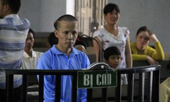 Bảo trông con nhưng vợ không trả lời, chồng dùng búa đánh chết Bảo trông con nhưng vợ không trả lời, chồng dùng búa đánh chết