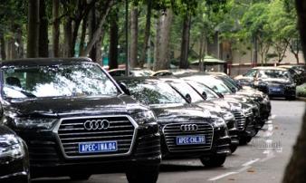 Choáng ngợp trước dàn siêu xe trong Dinh Thống Nhất Choáng ngợp trước dàn siêu xe trong Dinh Thống Nhất