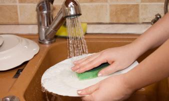 Sai lầm chết người khi rửa bát khiến cả nhà bạn ra nghĩa địa sớm hơn rất nhiều Sai lầm chết người khi rửa bát khiến cả nhà bạn ra nghĩa địa sớm hơn rất nhiều