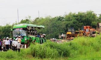 Tai nạn 5 người chết: Nạn nhân nhớ lại khoảnh khắc văng ra khỏi xe Tai nạn 5 người chết: Nạn nhân nhớ lại khoảnh khắc văng ra khỏi xe