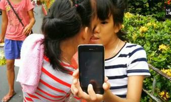 Cuộc sống lạc quan của 2 cô bé chung đầu khiến ai cũng ngưỡng mộ Cuộc sống lạc quan của 2 cô bé chung đầu khiến ai cũng ngưỡng mộ