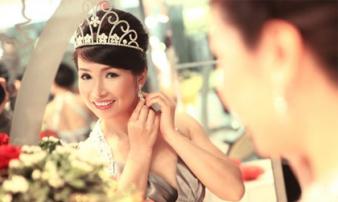 'Ông trùm' và chuyện chưa kể về hoa hậu Bùi Bích Phương 'Ông trùm' và chuyện chưa kể về hoa hậu Bùi Bích Phương