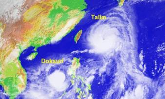 Trung Quốc lo lắng trước 'siêu bão kép' Talim và Doksuri mạnh chưa từng có Trung Quốc lo lắng trước 'siêu bão kép' Talim và Doksuri mạnh chưa từng có