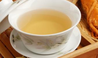 Uống mật ong kiểu này không khác nào bạn đang tự uống thuốc độc nhiều người mắc chẳng hay Uống mật ong kiểu này không khác nào bạn đang tự uống thuốc độc nhiều người mắc chẳng hay