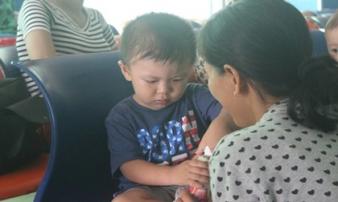 Bé trai bị đâm xuyên não kháu khỉnh khi lên hai tuổi Bé trai bị đâm xuyên não kháu khỉnh khi lên hai tuổi