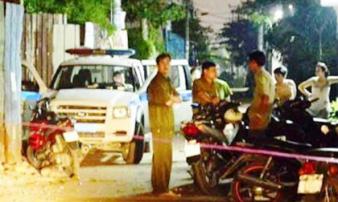 Bắt hung thủ cứa cổ bạn tình đồng tính cướp SH ở Sài Gòn Bắt hung thủ cứa cổ bạn tình đồng tính cướp SH ở Sài Gòn