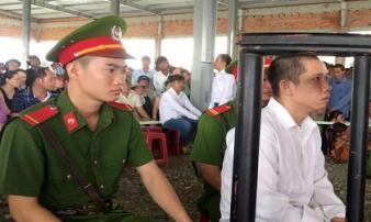 Kỹ sư cầm súng cướp ngân hàng hầu tòa với khung án tử hình Kỹ sư cầm súng cướp ngân hàng hầu tòa với khung án tử hình