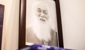 Rạng sáng ngày 9/10, thầy Văn Như Cương đã qua đời ở tuổi 80 Rạng sáng ngày 9/10, thầy Văn Như Cương đã qua đời ở tuổi 80