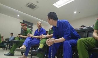 Tử tù trốn trại như phim hầu tòa Tử tù trốn trại như phim hầu tòa