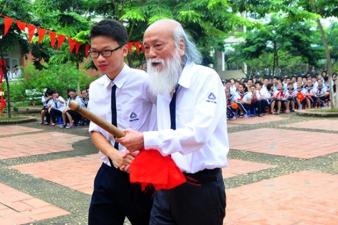 Linh cữu thầy Văn Như Cương sẽ được đưa qua trường Lương Thế Vinh tạm biệt học trò lần cuối Linh cữu thầy Văn Như Cương sẽ được đưa qua trường Lương Thế Vinh tạm biệt học trò lần cuối