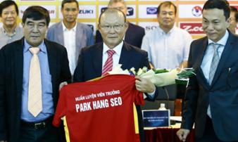 Park Hang-seo: HLV ngoại nhận lương cao thứ 3 lịch sử ĐTVN Park Hang-seo: HLV ngoại nhận lương cao thứ 3 lịch sử ĐTVN