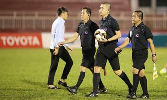 Từ chuyện của Công Vinh: Có một V-League như thế! Từ chuyện của Công Vinh: Có một V-League như thế!
