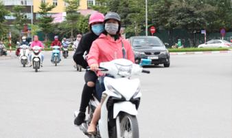 Chùm ảnh: Hà Nội lạnh tê tái, thanh niên 'cứng' cũng phải mặc áo ấm ra đường Chùm ảnh: Hà Nội lạnh tê tái, thanh niên 'cứng' cũng phải mặc áo ấm ra đường