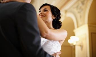 Chỉ bằng một bài hát yêu thích, chồng đã dạy tôi một bài học quý về tình vợ chồng Chỉ bằng một bài hát yêu thích, chồng đã dạy tôi một bài học quý về tình vợ chồng