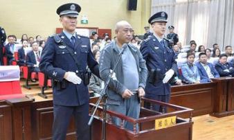 Hành trình truy lùng kẻ giết hàng loạt phụ nữ mặc đồ đỏ Hành trình truy lùng kẻ giết hàng loạt phụ nữ mặc đồ đỏ