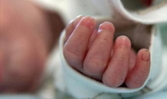 Mẹ nghe lời 'lang băm', tự nhịn đói và không cho con bú khiến con chết thương tâm Mẹ nghe lời 'lang băm', tự nhịn đói và không cho con bú khiến con chết thương tâm